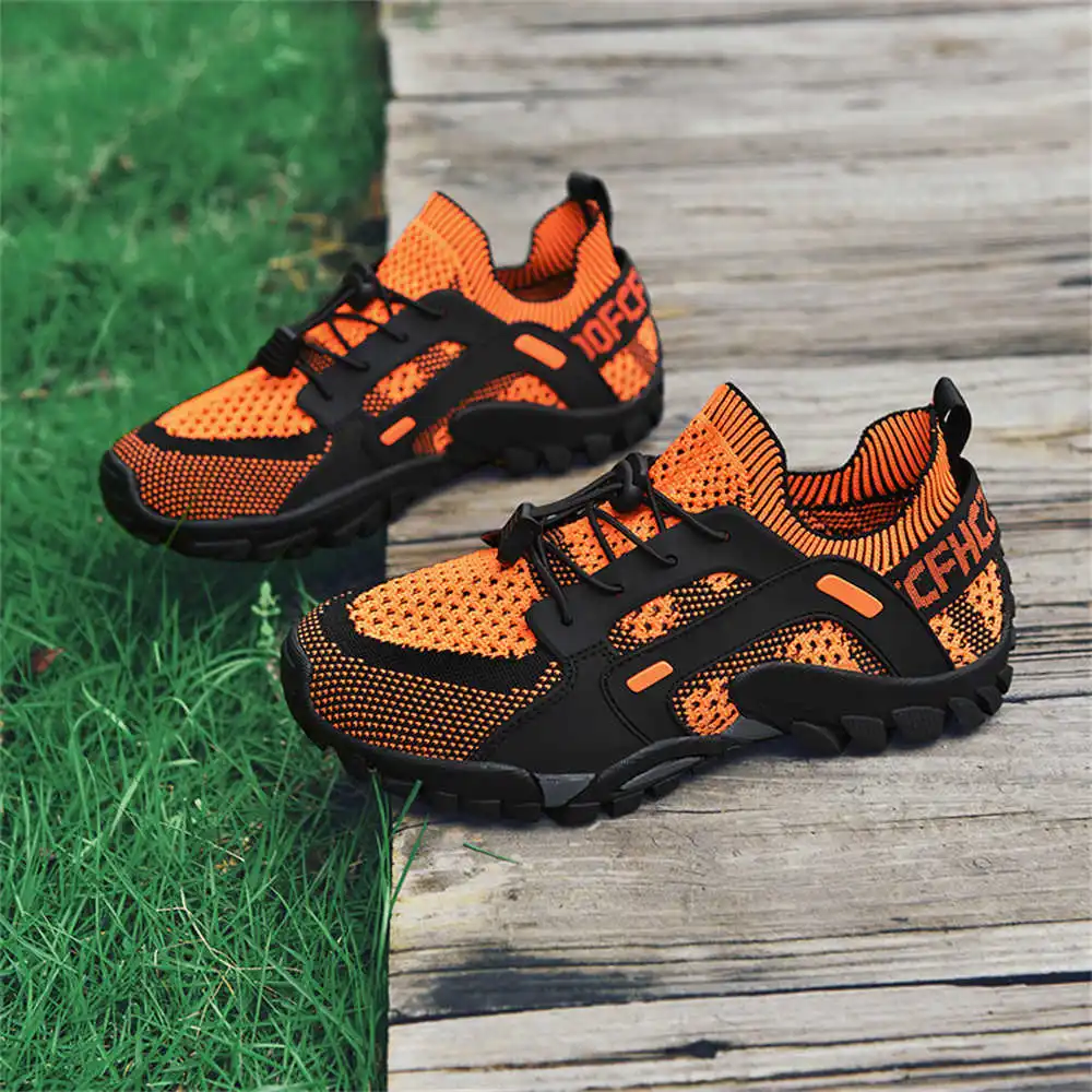 Travel Accessories Shops - Sepatu olahraga pria, ukuran 43 ukuran
