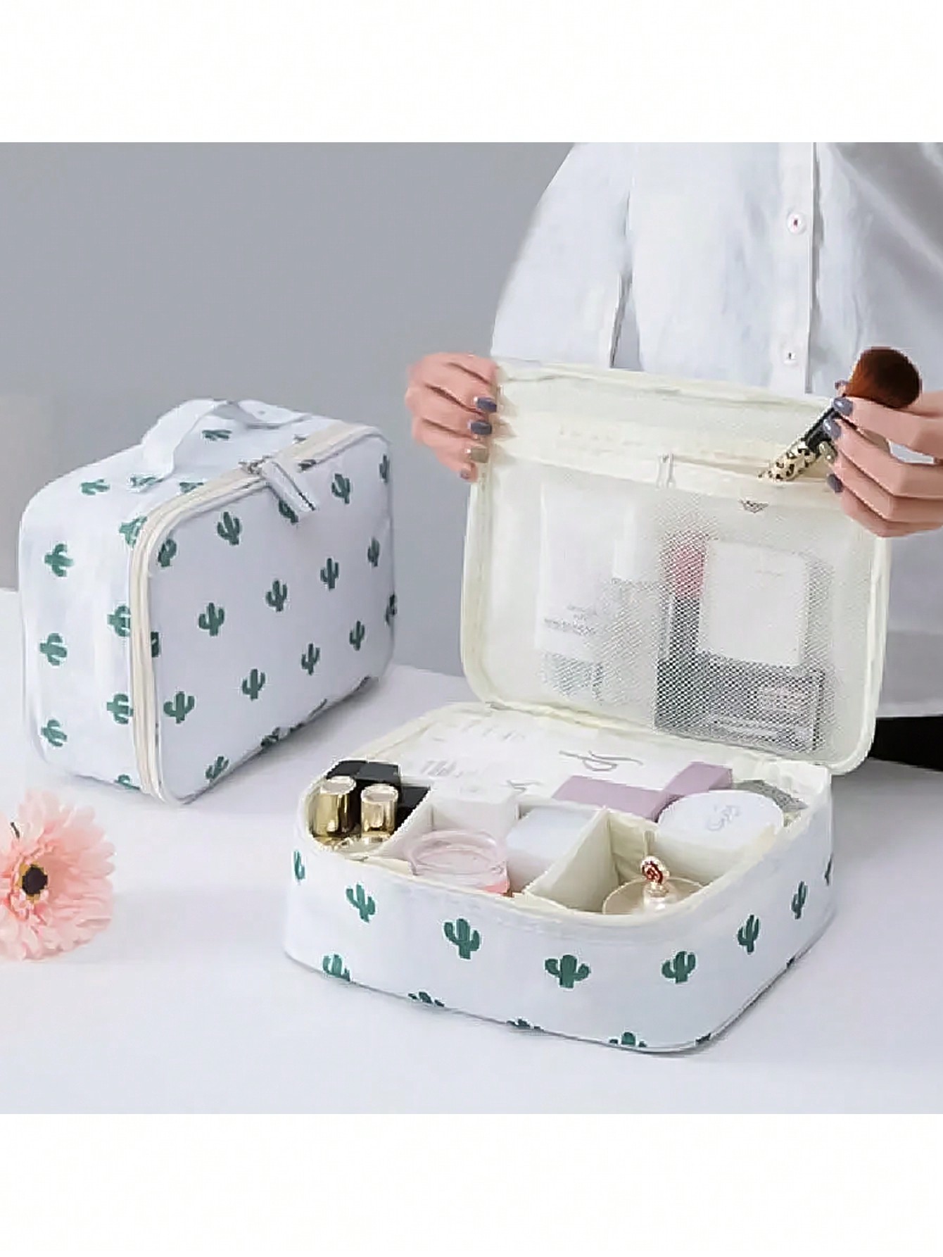 Travel Accessories Organizer Case - 1 Buah Tas Kosmetik Tahan Air