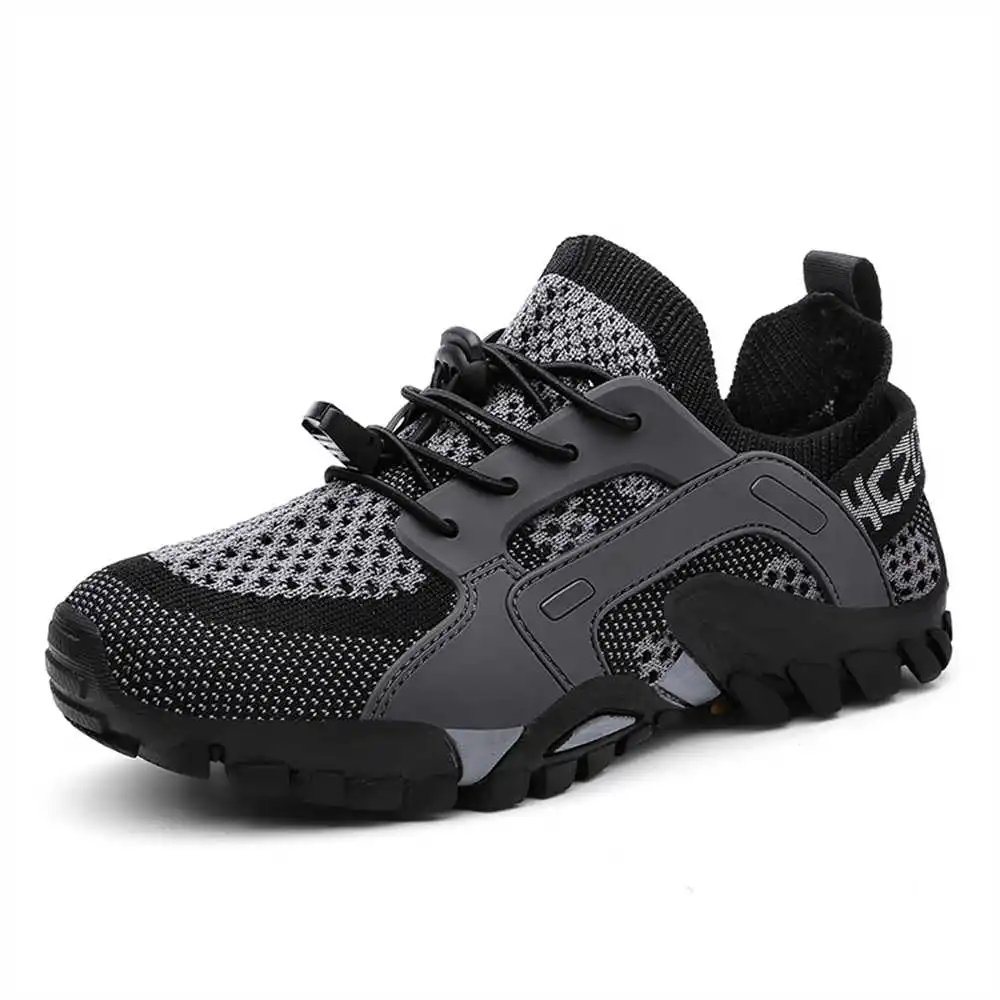 Sepatu olahraga pria, ukuran 4 - Travel Accessories Shops ulasan dan harga